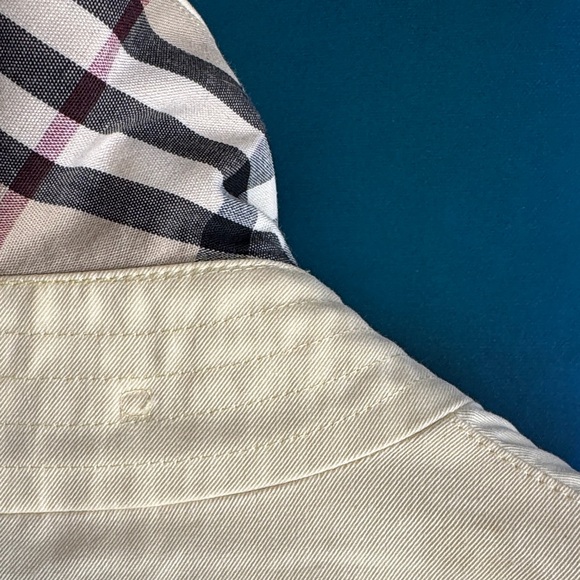 Burberry Light Yellow Trench Coat - Picture 11 of 16